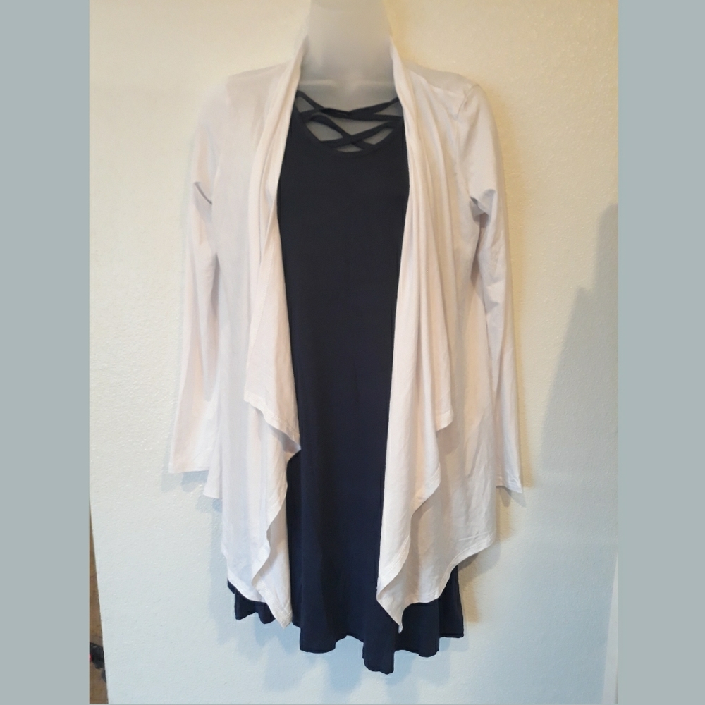 NWOT Bee uniq ivory cardigan
